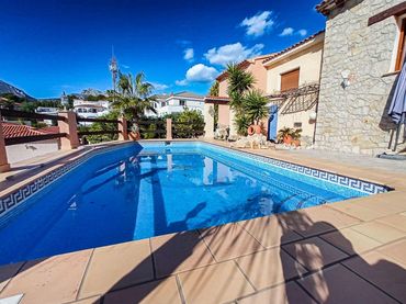 Villa con piscina in vendita a Escandinavia - Cautivador