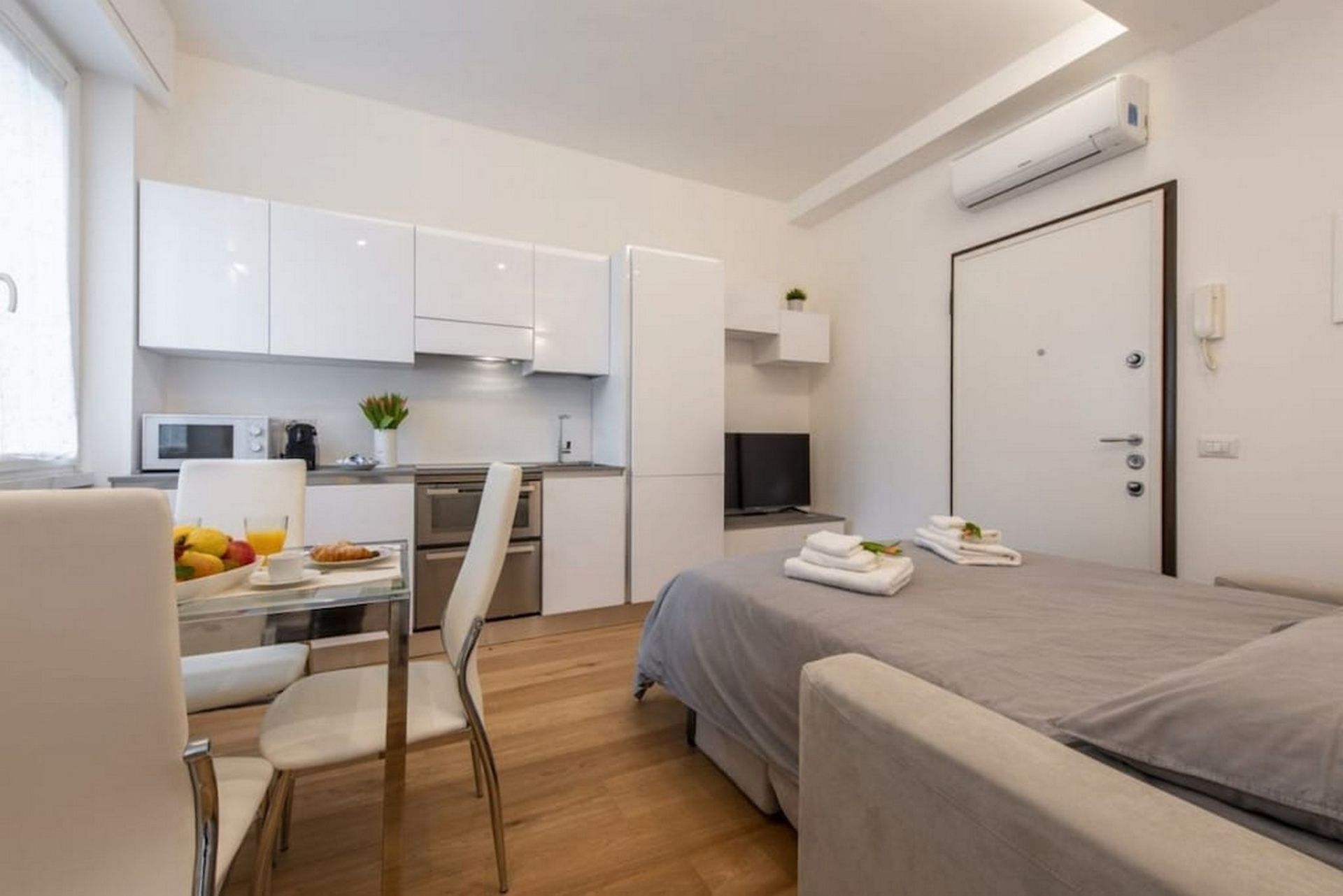 Bedroom of Flat to rent in  Pamplona / Iruña  with Air Conditioner, Furnished and TV