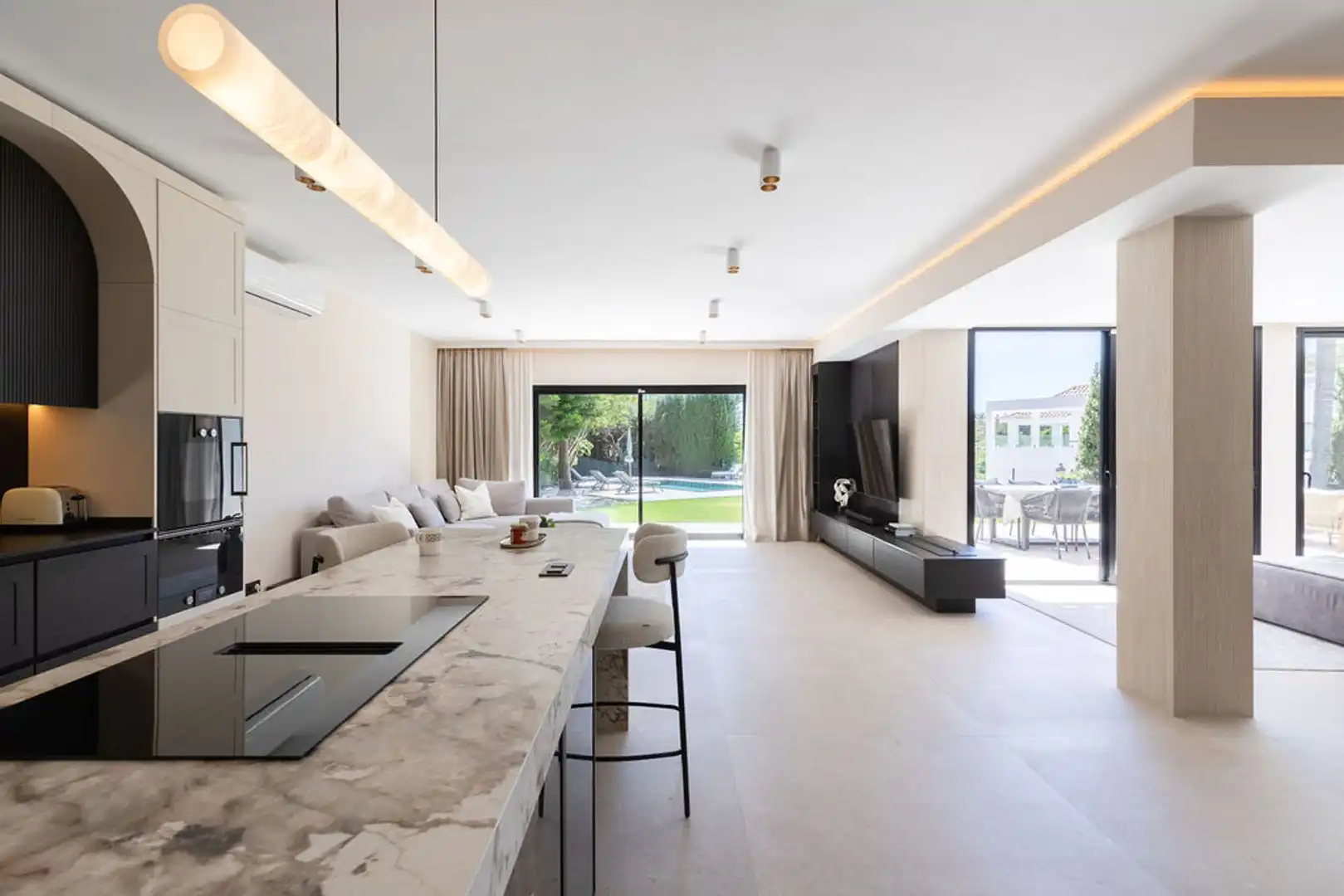 Sala de estar de Casa o chalet en venta en Benahavís con Terraza