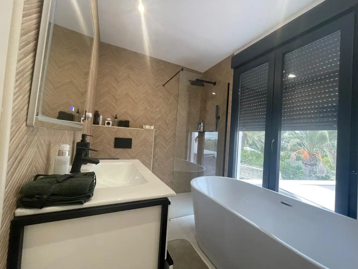 Bany de Casa o xalet en venda en Elche / Elx amb Aire condicionat, Terrassa i Traster