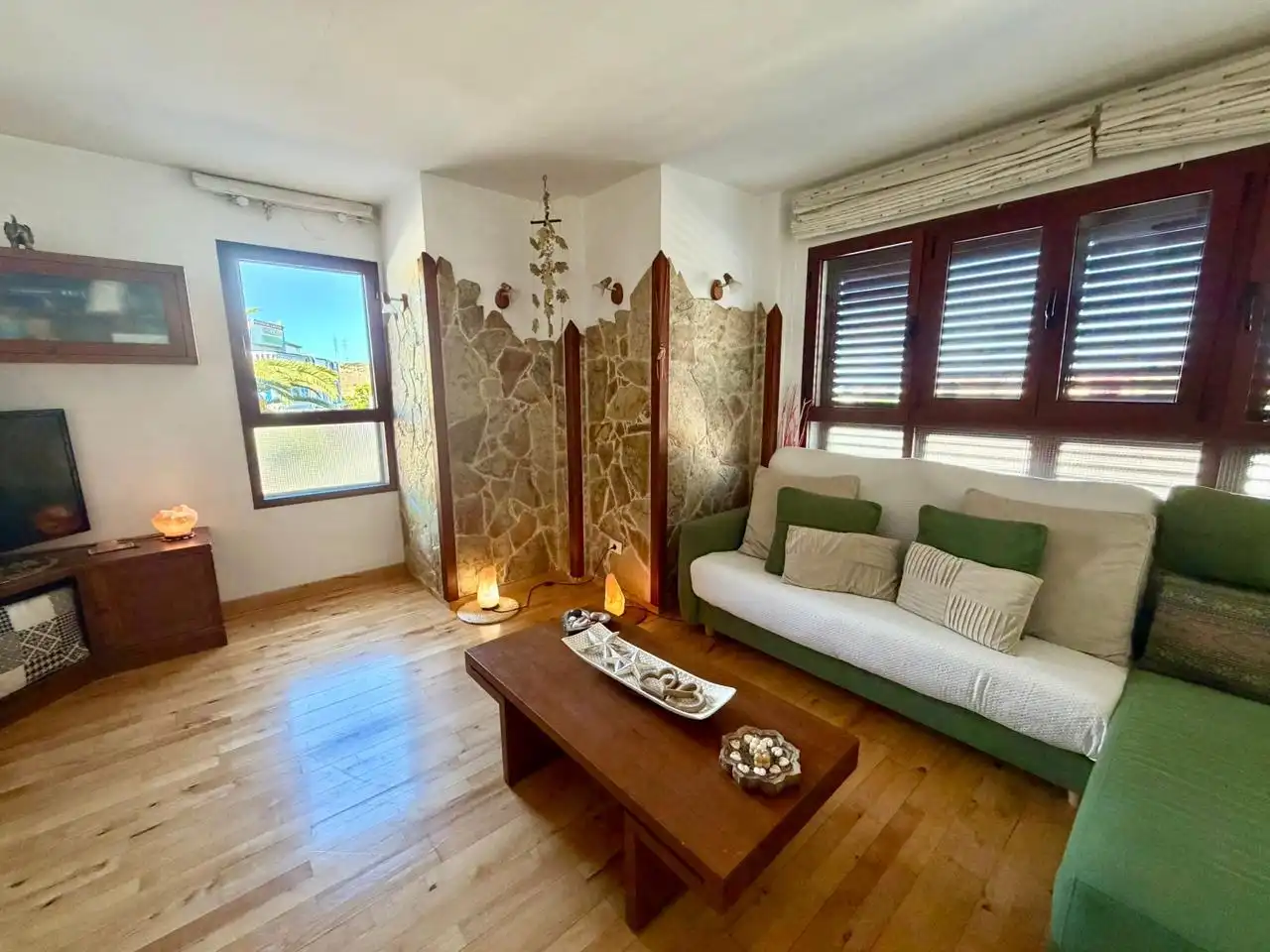 Sala d'estar de Pis de lloguer en San Bartolomé de Tirajana amb Aire condicionat, Parquet i Moblat