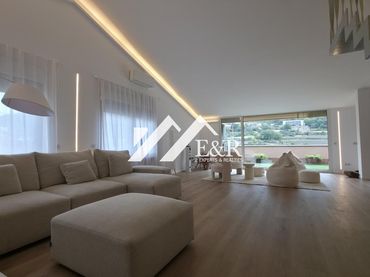 Penthouse mit Aufzug zum Verkauf in .