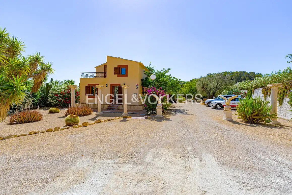 Vista exterior de Casa o chalet en venta en Relleu con Aire acondicionado, Jardín privado y Terraza