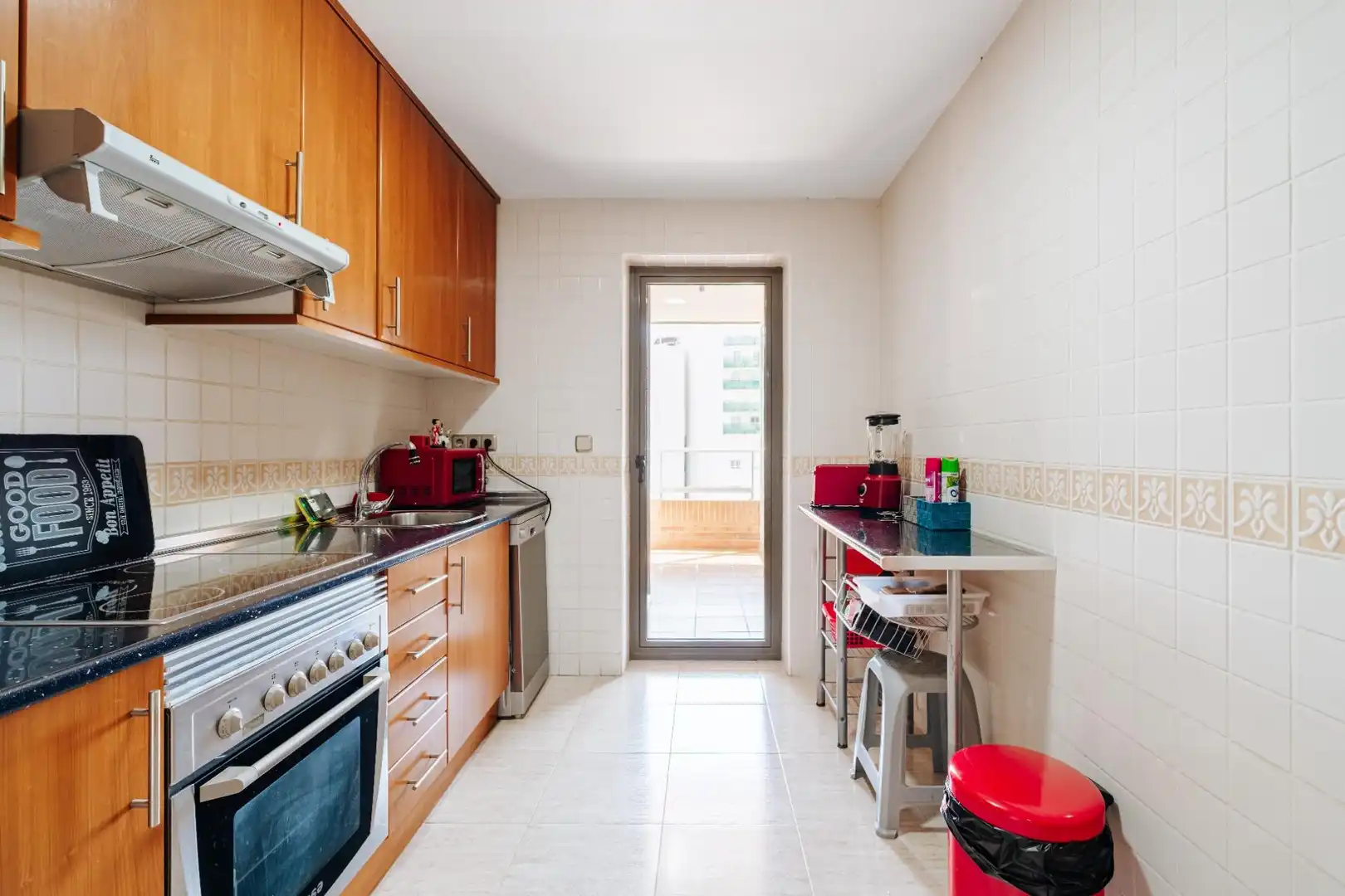 Cuina de Apartament de lloguer en Villajoyosa / La Vila Joiosa amb Aire condicionat, Calefacció i Jardí privat