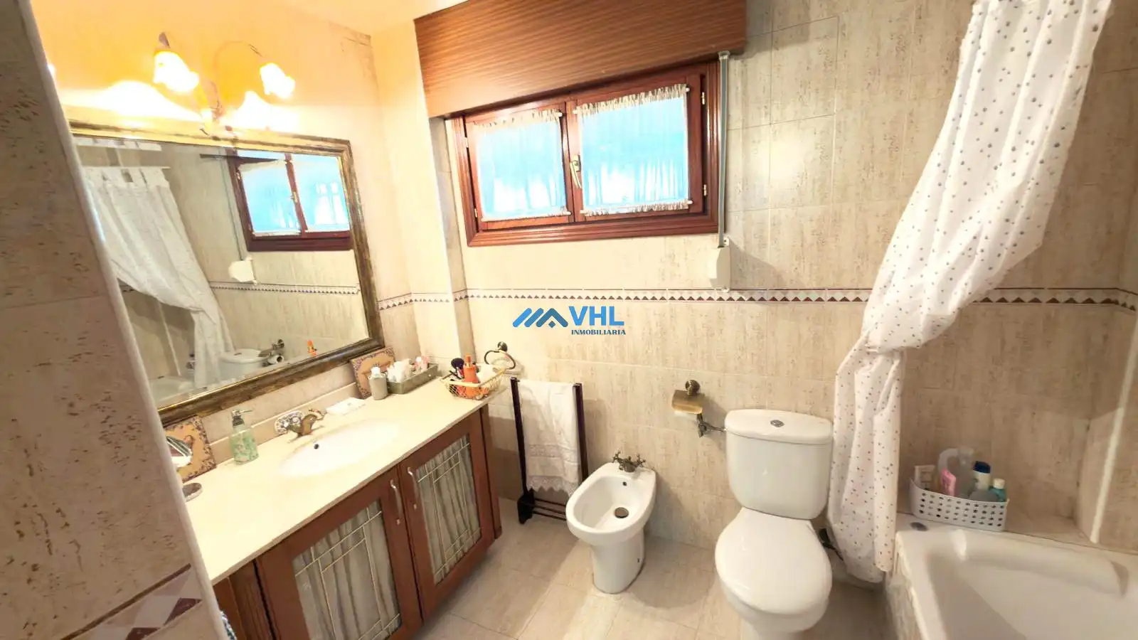 Bathroom of Houses for sale in Castro-Urdiales  with Heating, Private garden and Balcony