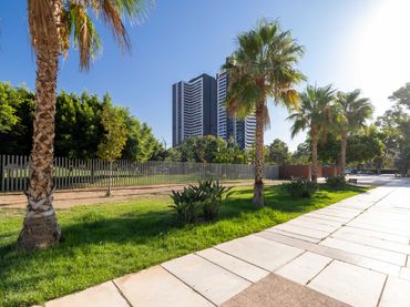 Flat with pool for sale in Paseo Martiricos