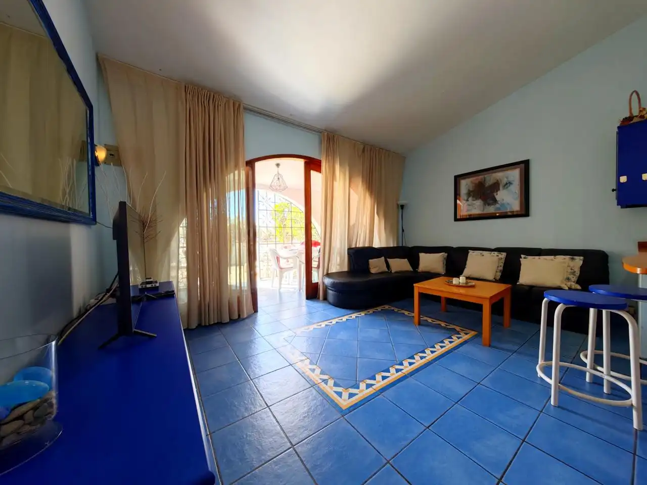 Sala d'estar de Casa adosada de lloguer en San Bartolomé de Tirajana amb Jardí privat, Terrassa i Moblat