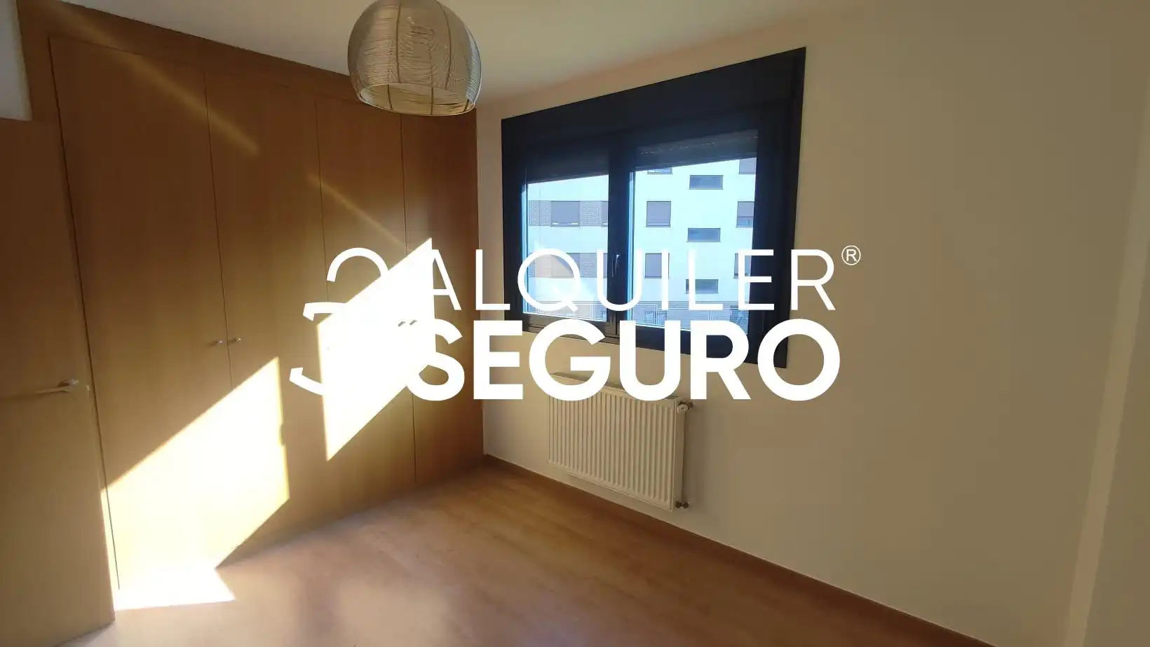 Dormitori de Pis de lloguer en Tres Cantos amb Aire condicionat, Calefacció i Terrassa