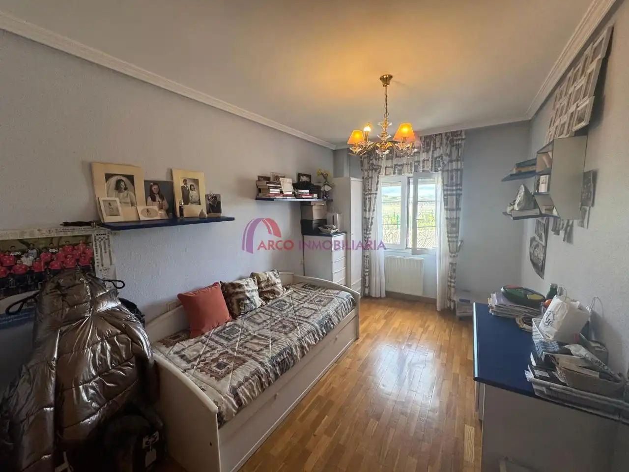 Habitación de Casa o chalet en venta en Alfoz de Quintanadueñas con Calefacción, Jardín privado y Amueblado