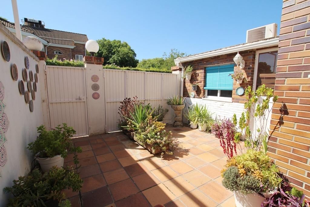Jardín de Casa adosada en venta en Jerez de la Frontera con Aire acondicionado, Jardín privado y Trastero