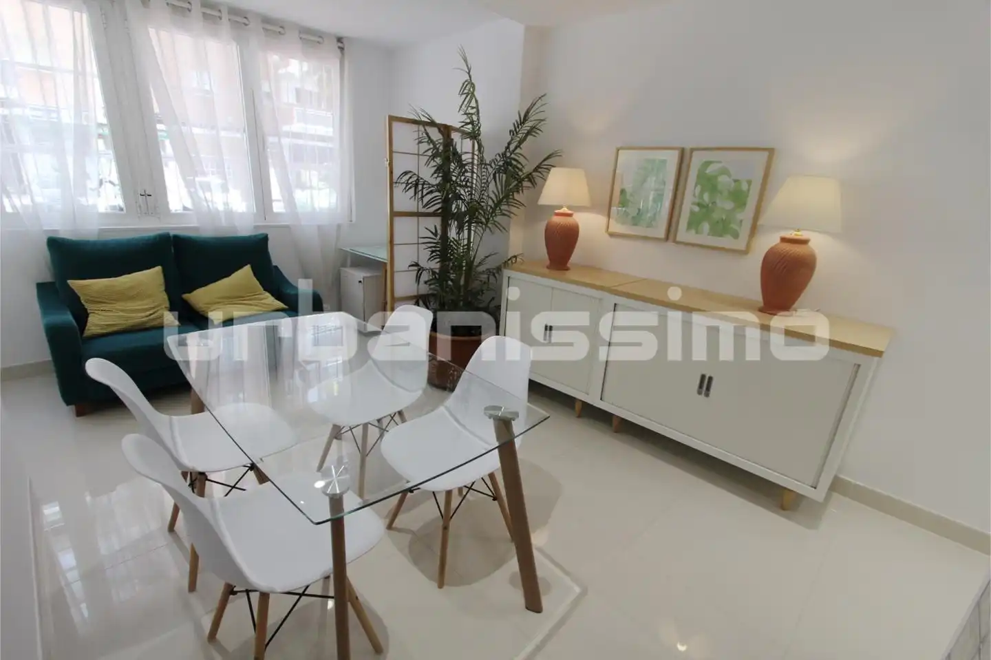 Sala d'estar de Apartament de lloguer en Madrid amb Aire condicionat, Calefacció i Moblat