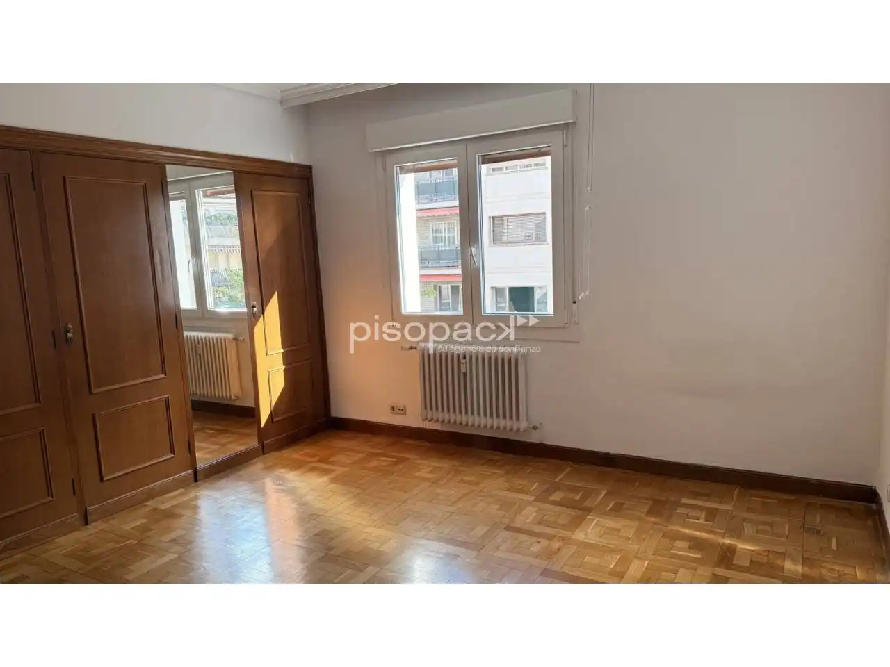 Habitación de Piso en venta en  Pamplona / Iruña con Aire acondicionado, Terraza y Trastero