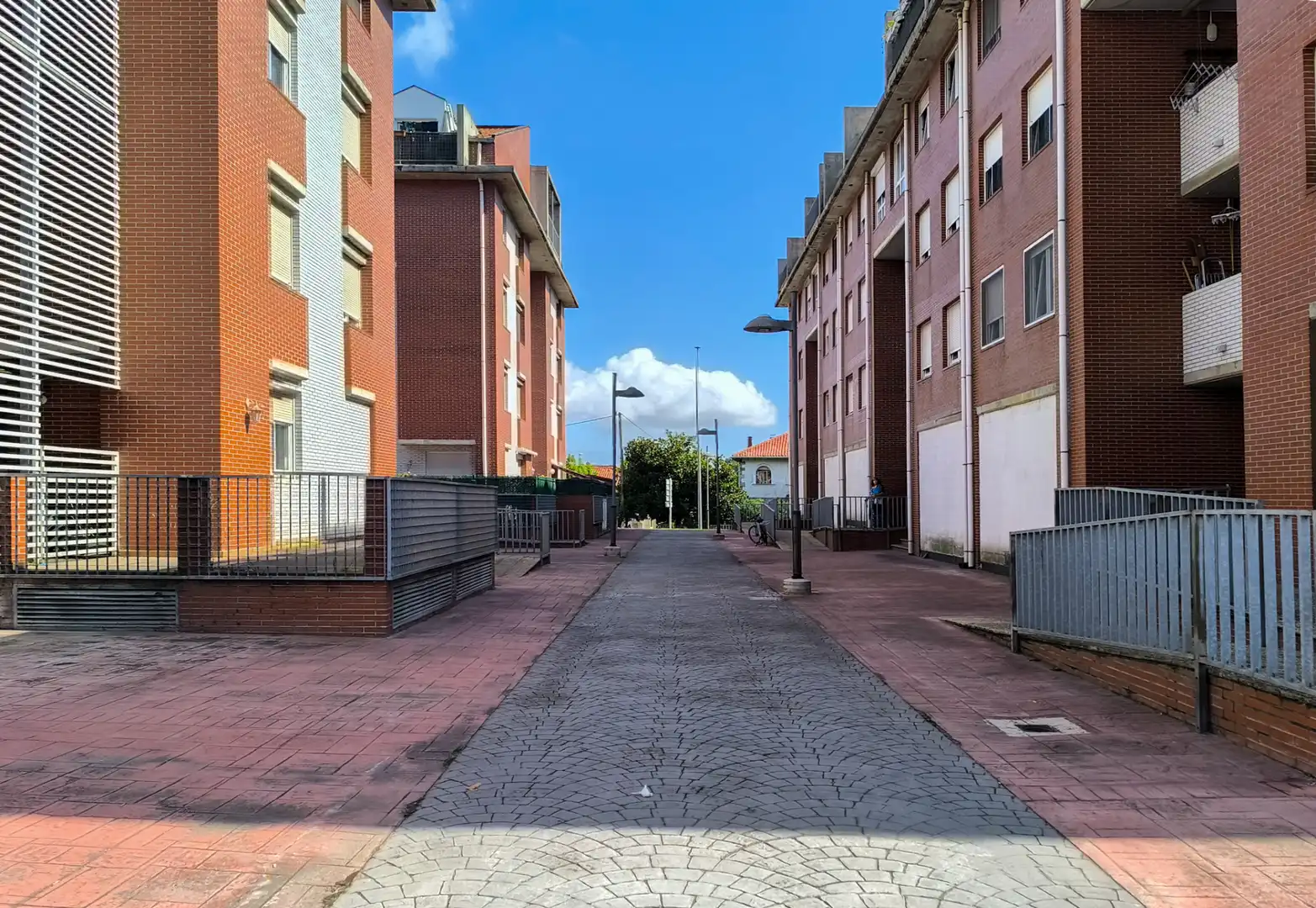 Vista exterior de Ático en venta en El Astillero   con Calefacción y Terraza