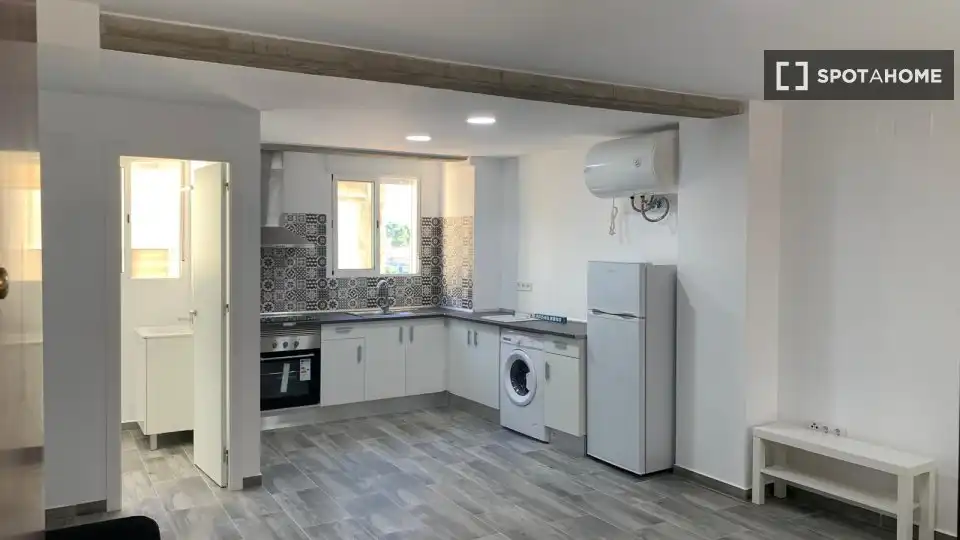 Küche von Wohnung zur Miete in Serra mit Klimaanlage, Heizung und Möbliert