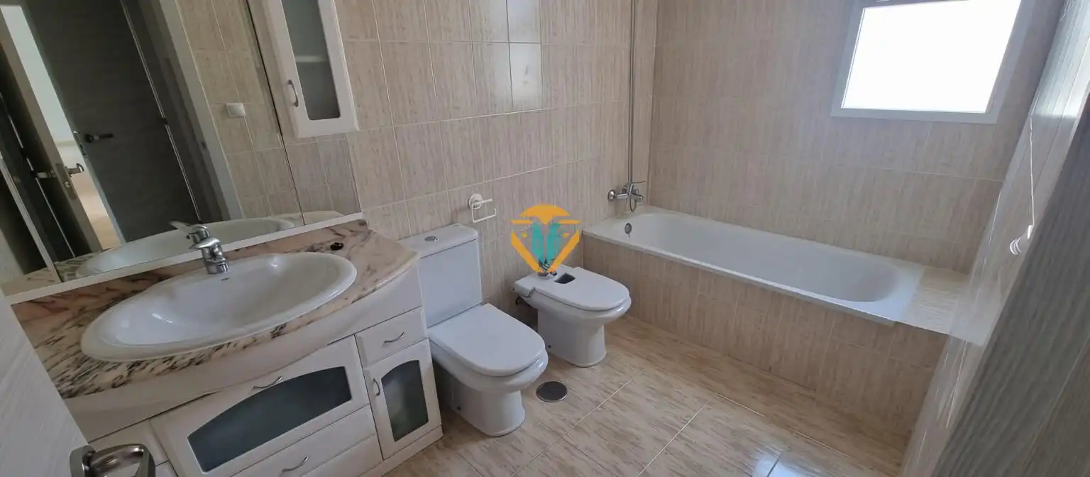 Casa aparellada amb piscina en venda a El Tossal - Bello Horizonte, imagen 35