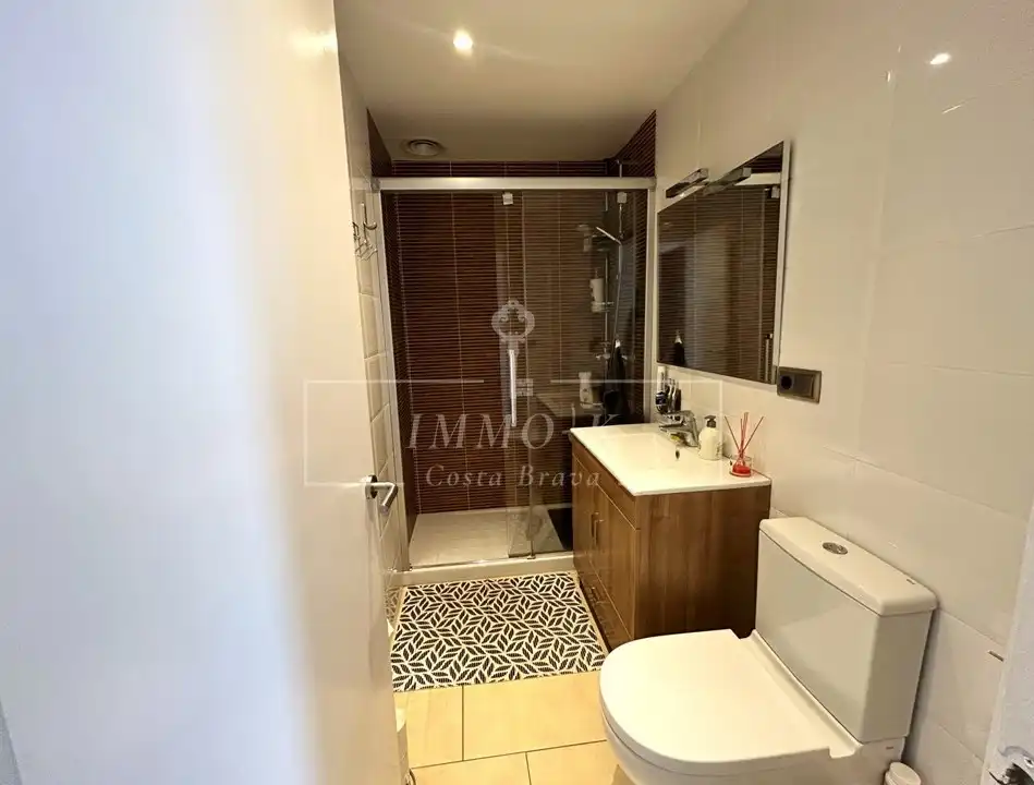 Bany de Apartament en venda en Llançà amb Terrassa