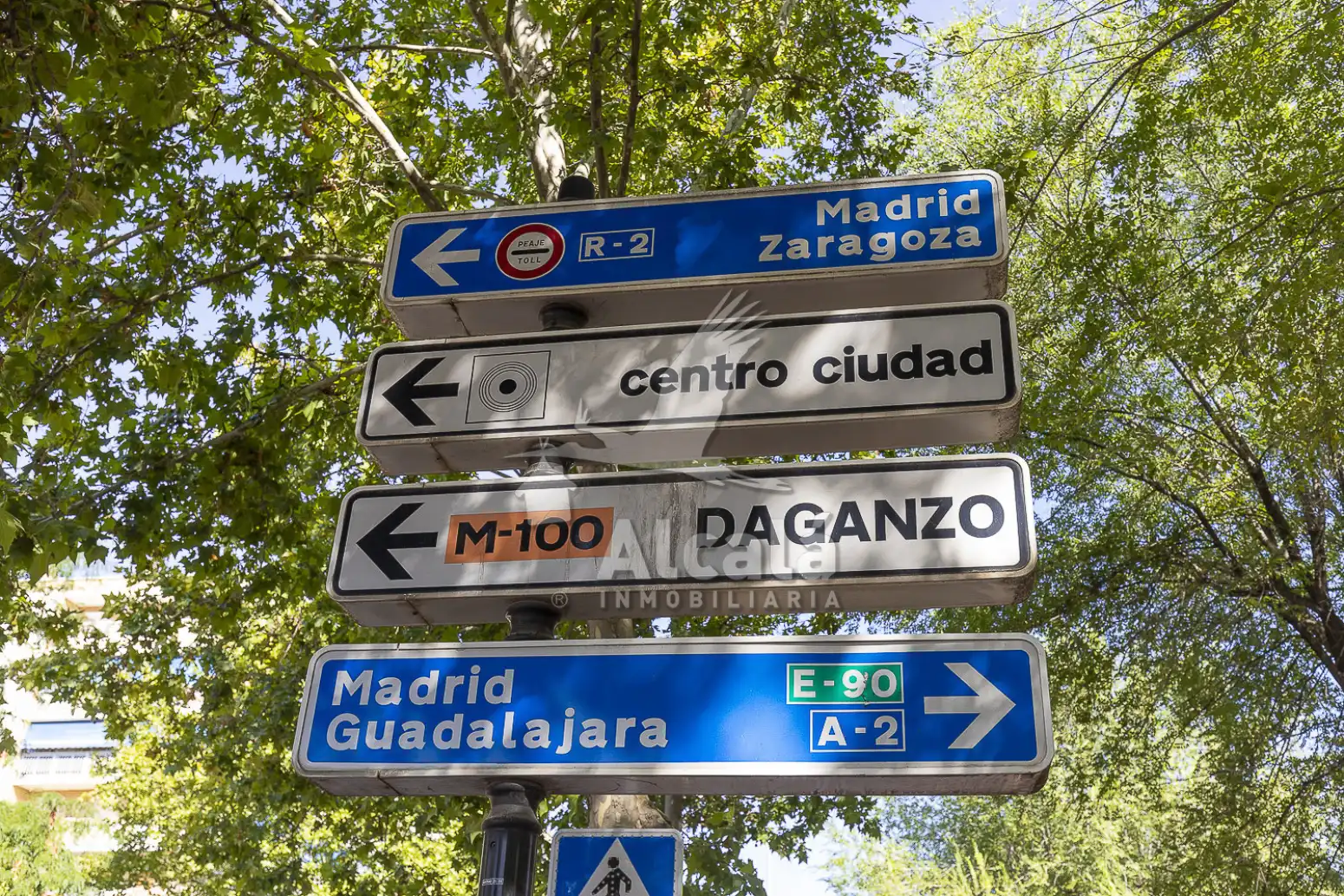 Exterior view of Flat for sale in Alcalá de Henares  with Air Conditioner, Heating and Private garden