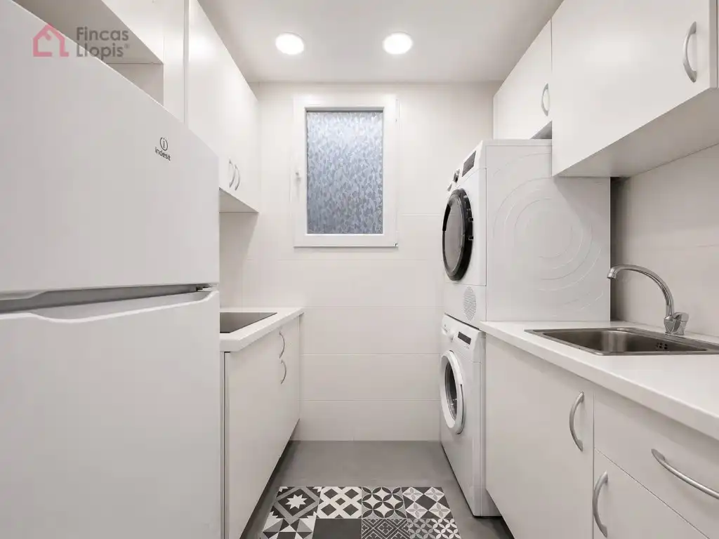 Cocina de Piso en venta en Barcelona con Balcón y Internet