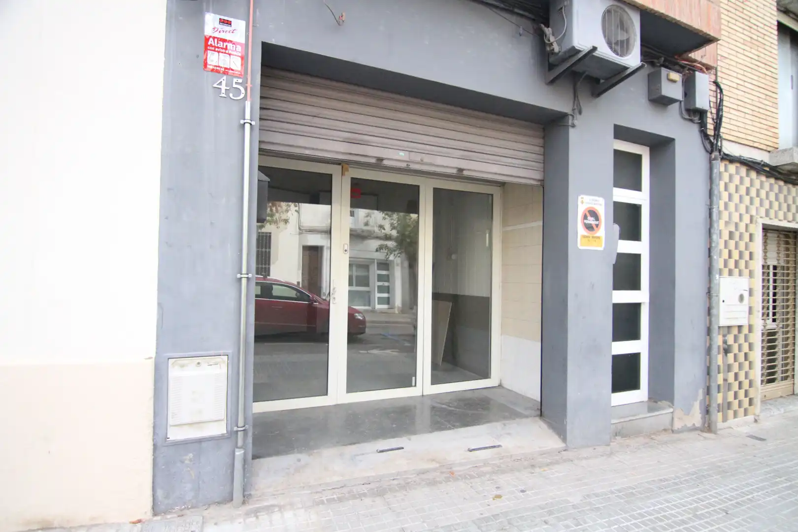 Local comercial de lloguer a Passeig del Progrés 46