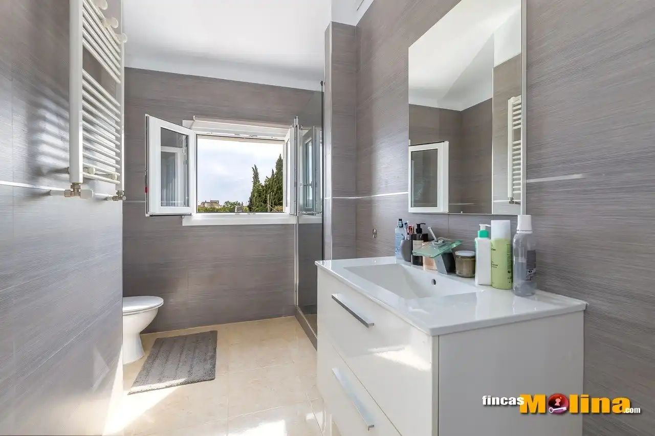 Bany de Casa o xalet en venda en  Palma de Mallorca amb Aire condicionat, Calefacció i Jardí privat