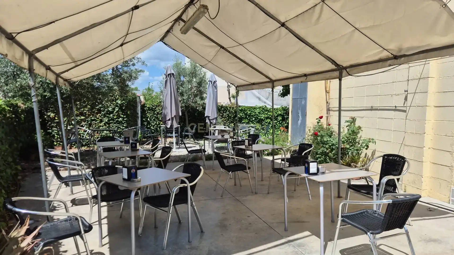 Terraza de Local en traspaso en Parets del Vallès con Aire acondicionado