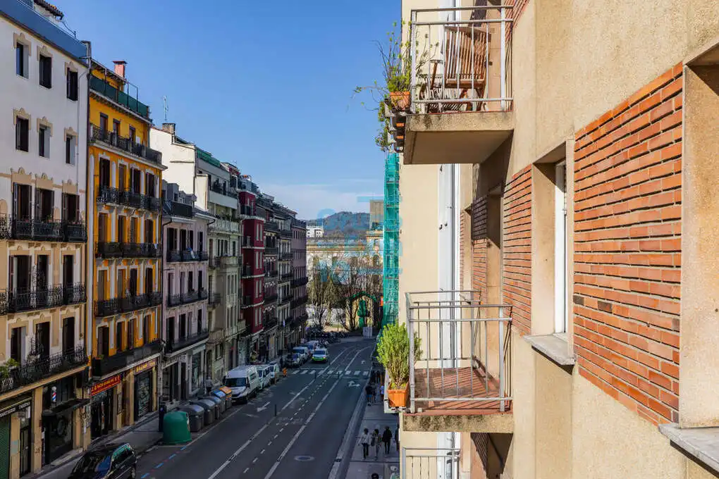 Vista exterior de Piso en venta en Donostia - San Sebastián  con Calefacción y Balcón