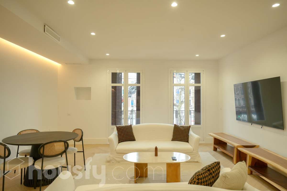 Piso en venta en Ps. Infanta Isabel, Jerónimos