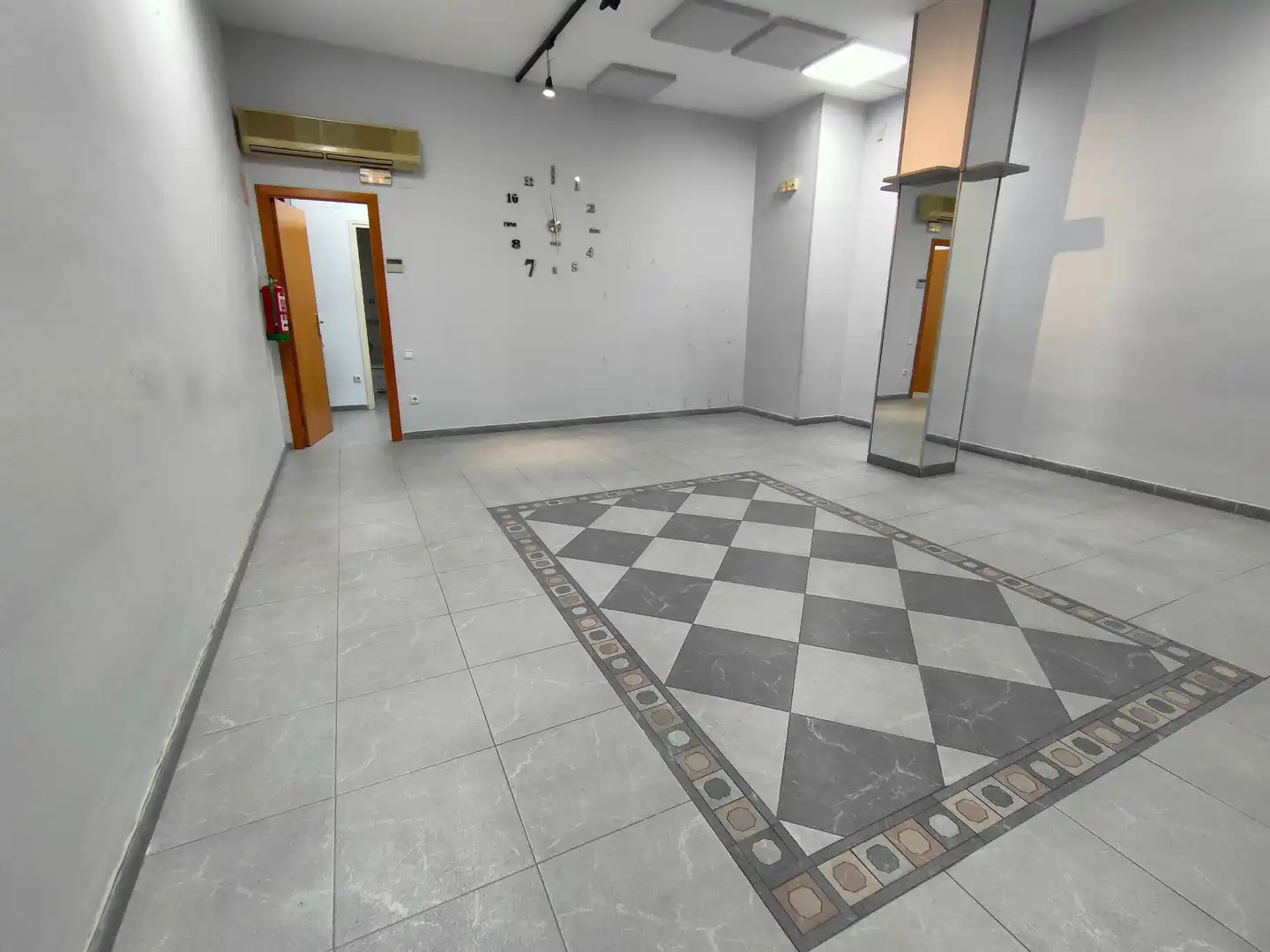 Local comercial en venda a Carrer d'Amadeu de Savoia 166, imagen 4