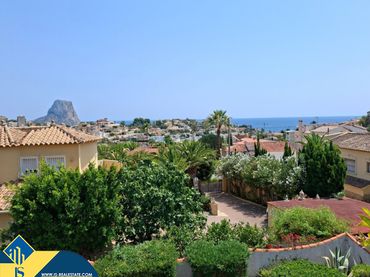 Villa mit Pool zum Verkauf in Canuta