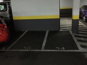 Motorradstellplatz mit Aufzug zur Miete in Calle del Puerto de Cartagena 3
