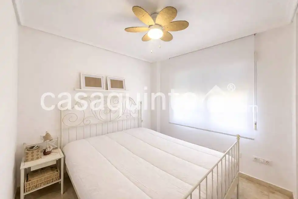Habitación de Apartamento en venta en Catral con Calefacción, Terraza y Piscina