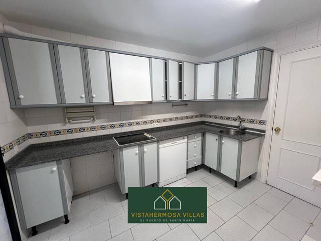 Casa adosada en Alquiler en Calle CIGUEÑA (UR PINAR ALTO) en Pinar Alto