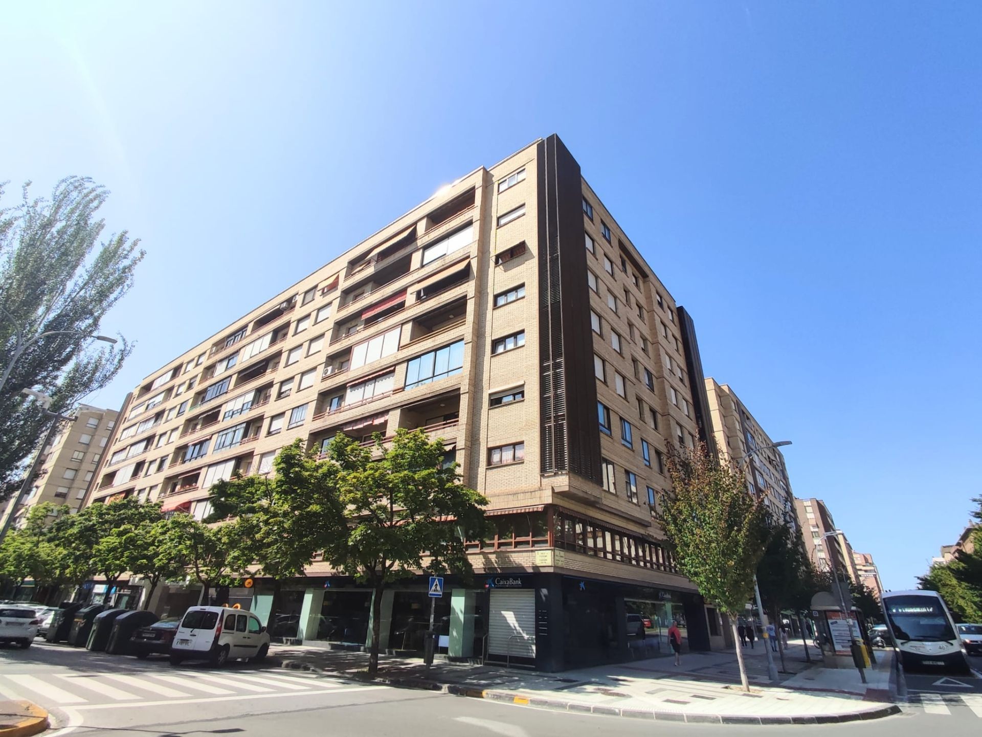 Vista exterior de Pis en venda en  Pamplona / Iruña amb Calefacció, Terrassa i Moblat