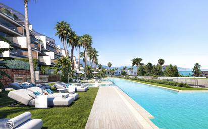 Piscina de Apartament en venda en Manilva amb Aire condicionat, Terrassa i Piscina