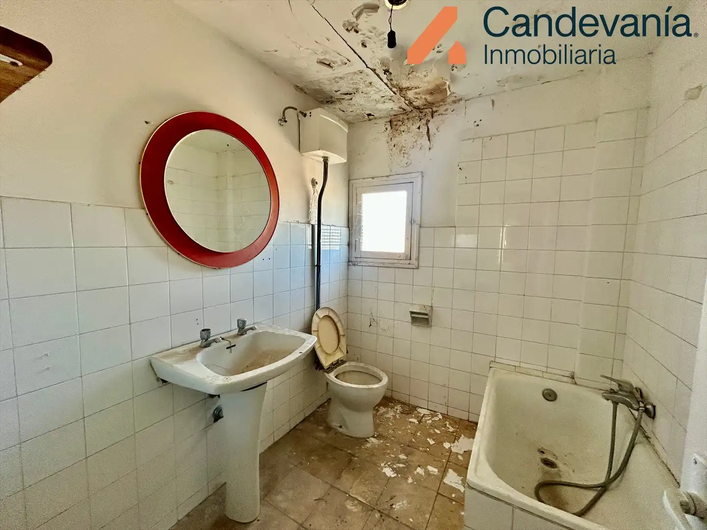 Baño de Nave industrial en venta en Zuera
