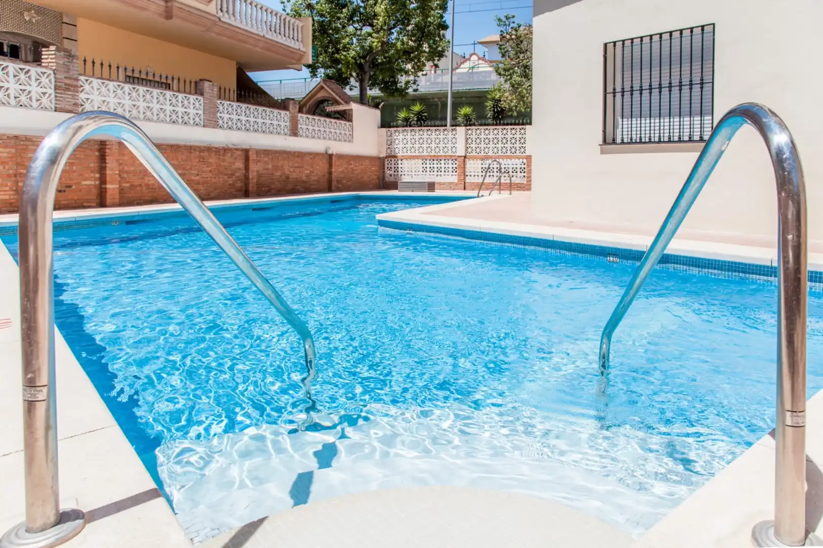 Flat with pool for sale in Avenida Nuestro Padre Jesús Cautivo 32, imagen 2