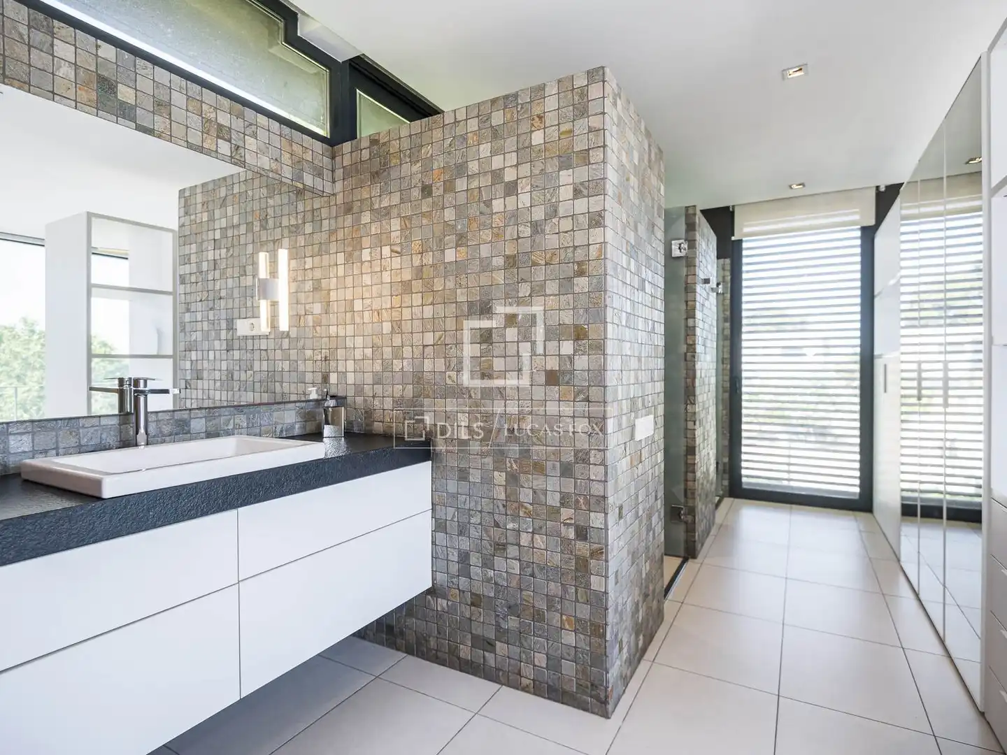 Bathroom of Houses for rent in Castelldefels  with Air Conditioner, Private garden and Terrace