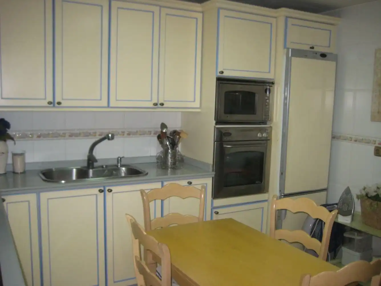 Cocina de Piso en venta en Melilla con Parquet y Trastero