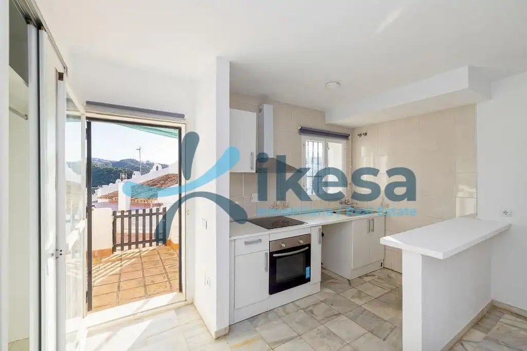 Kitchen of Detached homes for sale in Marbella  with Community pool