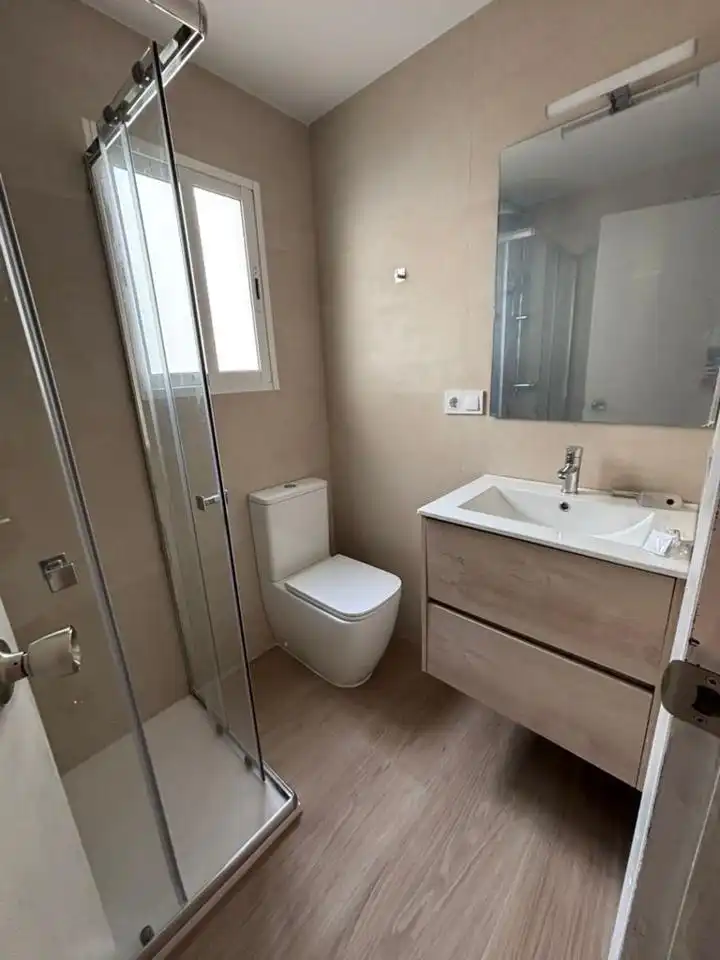 Baño de Piso de alquiler en Valencia con Aire acondicionado y Amueblado