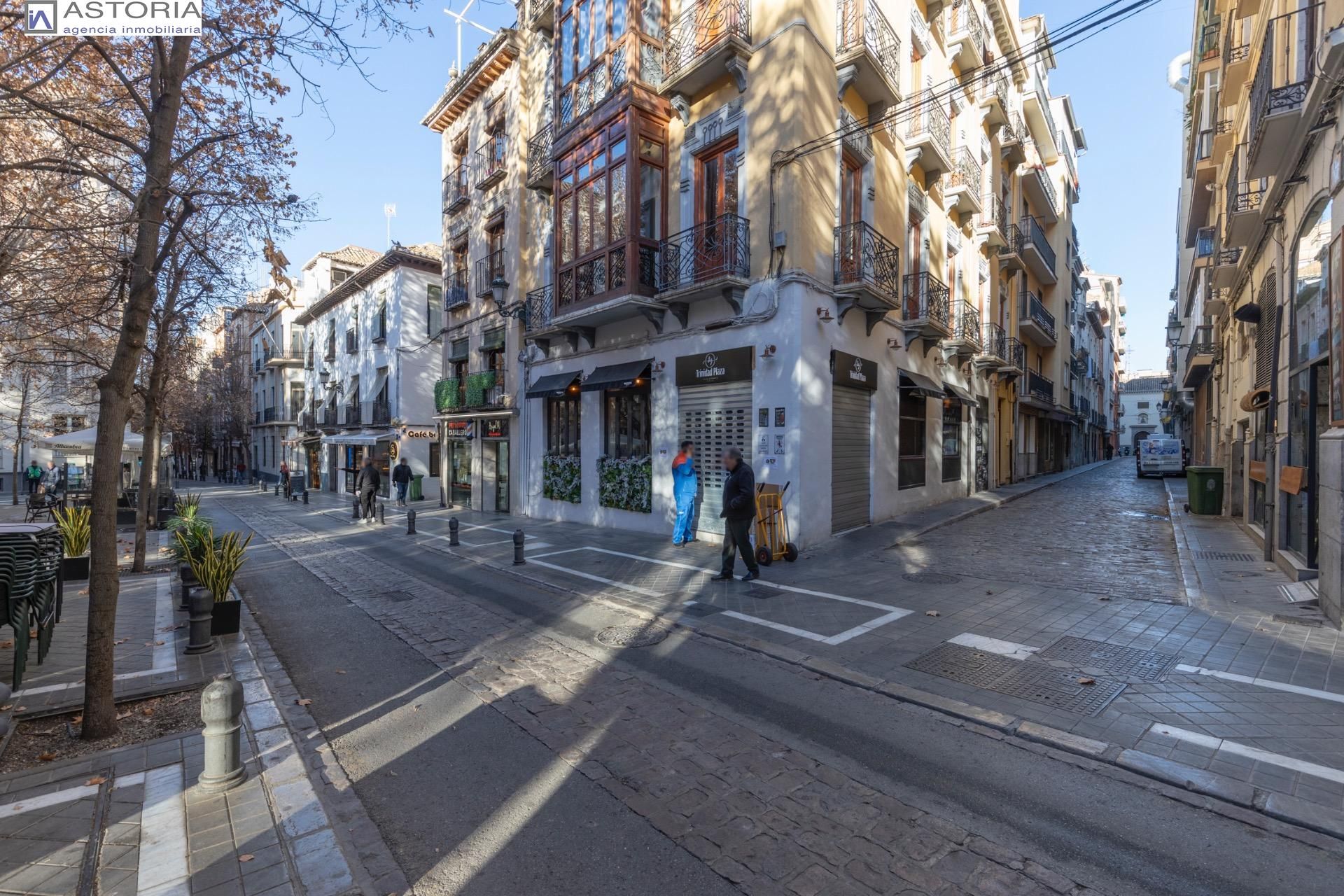 Vista exterior de Casa o xalet en venda en  Granada Capital amb Terrassa, Balcó i Alarma
