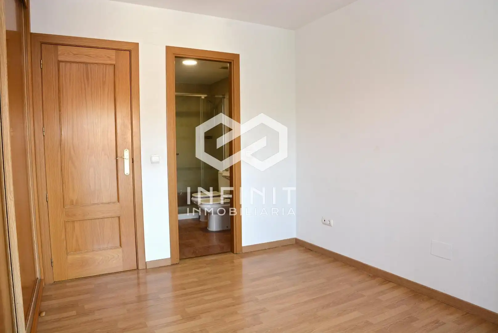 Habitación de Piso en venta en Guadalajara con Calefacción, Terraza y Trastero