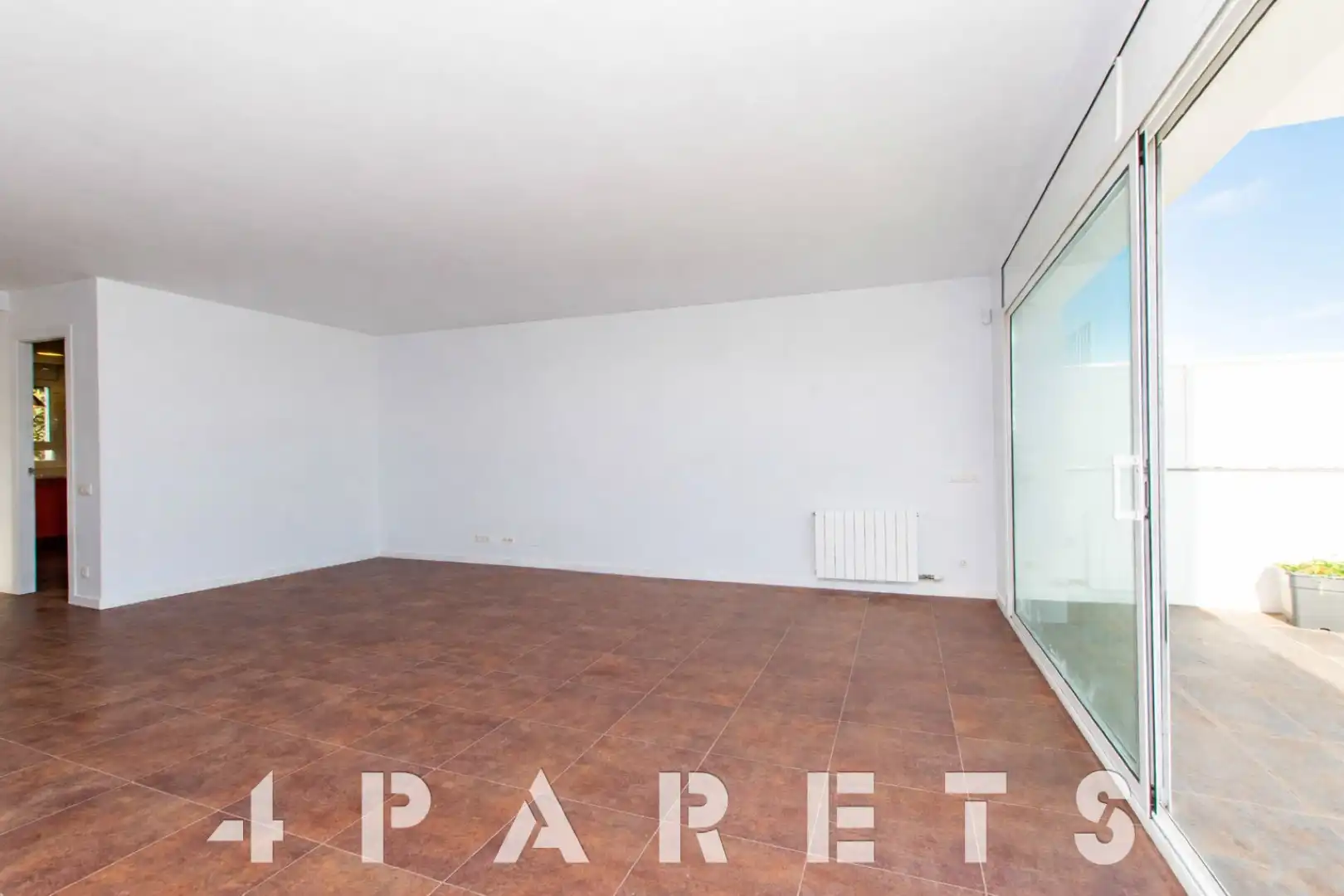 Einfamilien-Reihenhaus zum Verkauf in Santa Susanna mit Heizung, Privatgarten und Terrasse