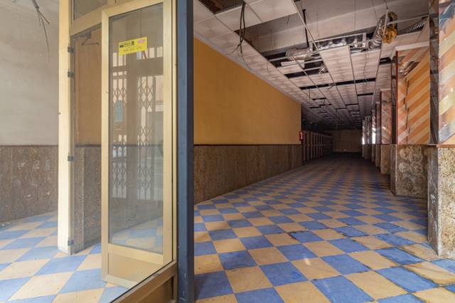 Local comercial en Venta en Calle de Jacinto Benavente, 4 en Ensanche - Parque del Oeste