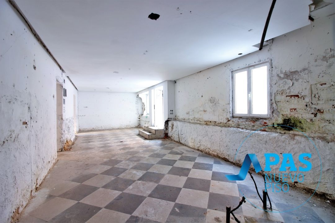 Premises for sale in Santander