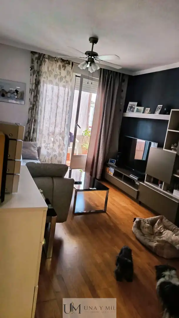 Sala d'estar de Apartament en venda en Calvarrasa de Abajo amb Calefacció, Terrassa i Piscina comunitària