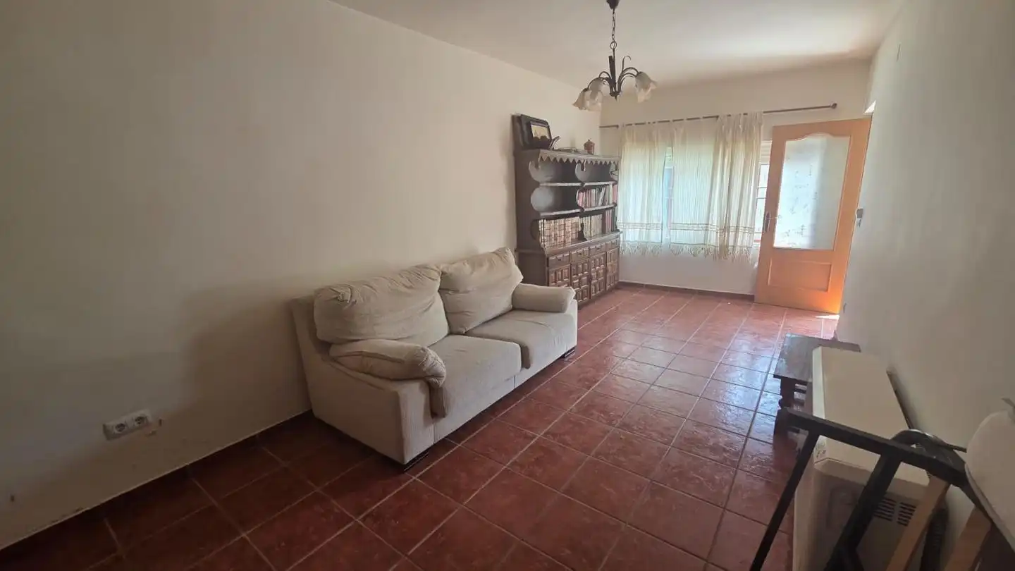 Sala de estar de Casa o chalet en venta en Barajas de Melo con Aire acondicionado, Calefacción y Amueblado
