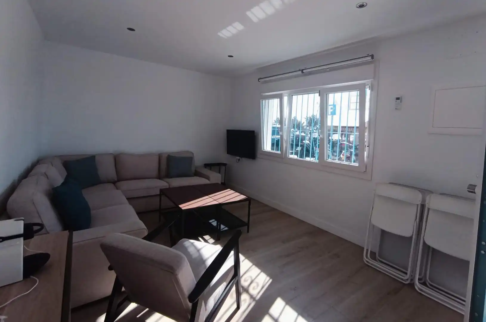 Sala d'estar de Casa o xalet de lloguer en Rincón de la Victoria amb Aire condicionat, Parquet i Moblat