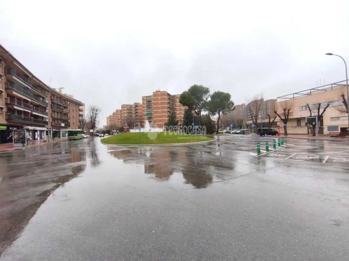 Vista exterior de Pis en venda en Alcalá de Henares amb Calefacció, Traster i Balcó