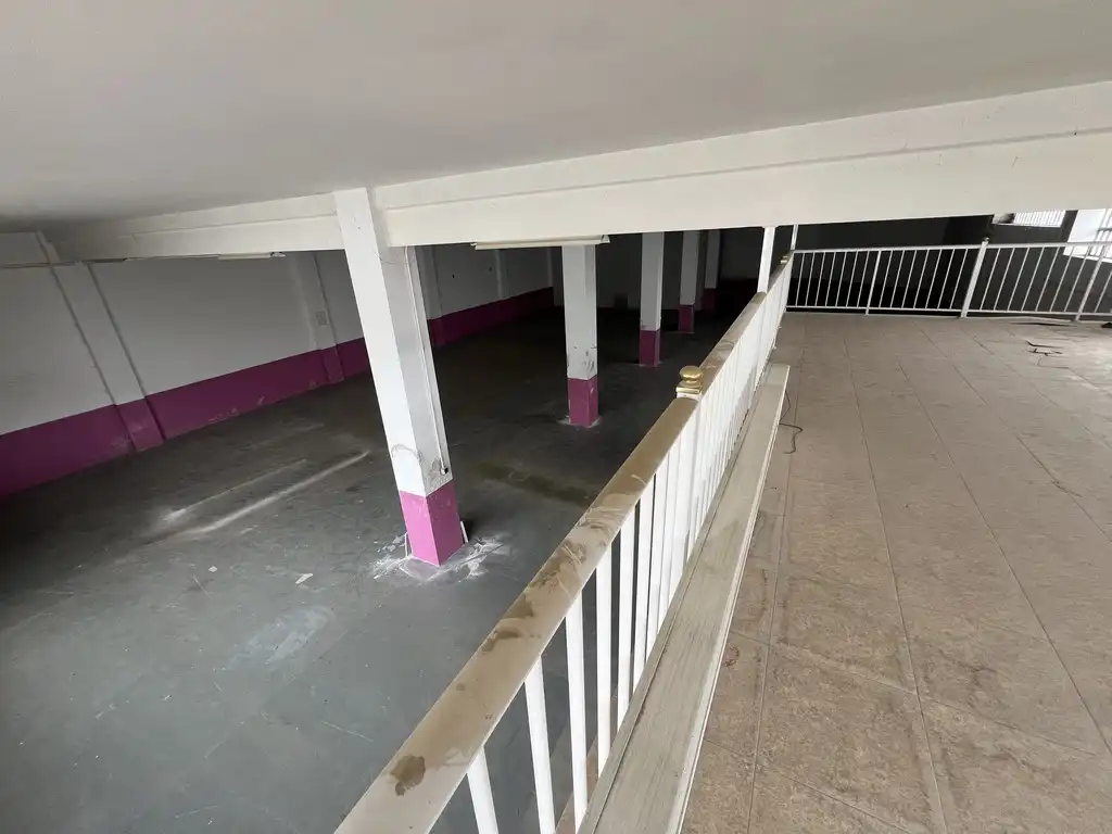Industrial buildings for rent in Padrón
